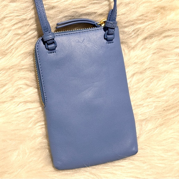 💙🩵Tory Burch Blue Phone Bag🩵💙 - Picture 5 of 17